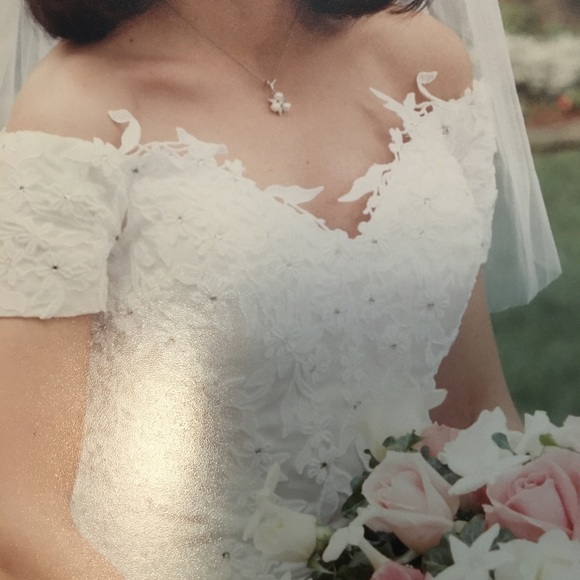 Wedding Dress, off the shoulder-petite small - Picture 4 of 4